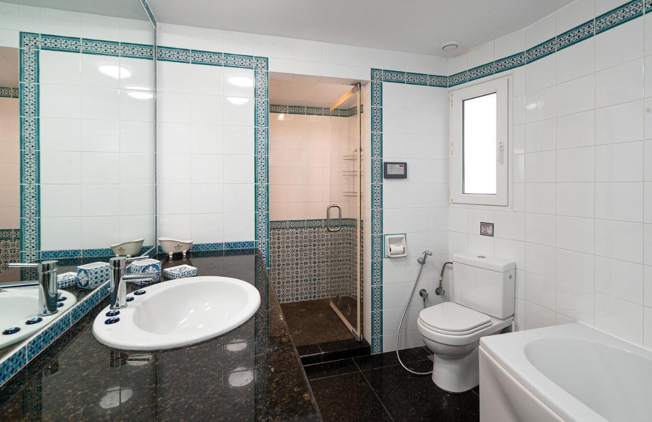 Spacious & Artistic Retro 2Bd Apt With Sauna Atenas Exterior foto
